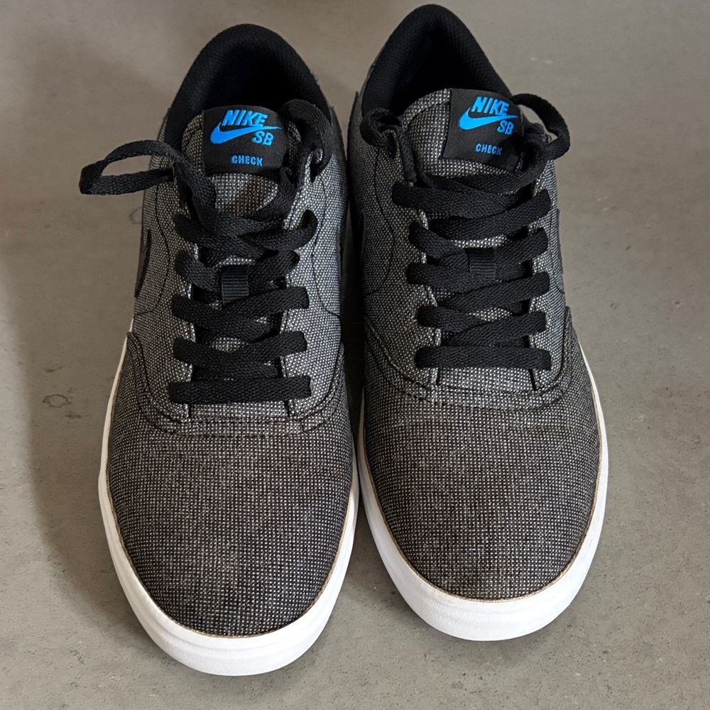 Nike SB Check Men's Gray and Black Sneakers